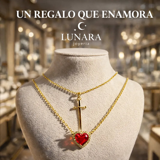 REGALO PERFECTO PARA PAREJAS – COLLAR CORAZÓN + DAGA CON DISEÑO QUE SE UNE